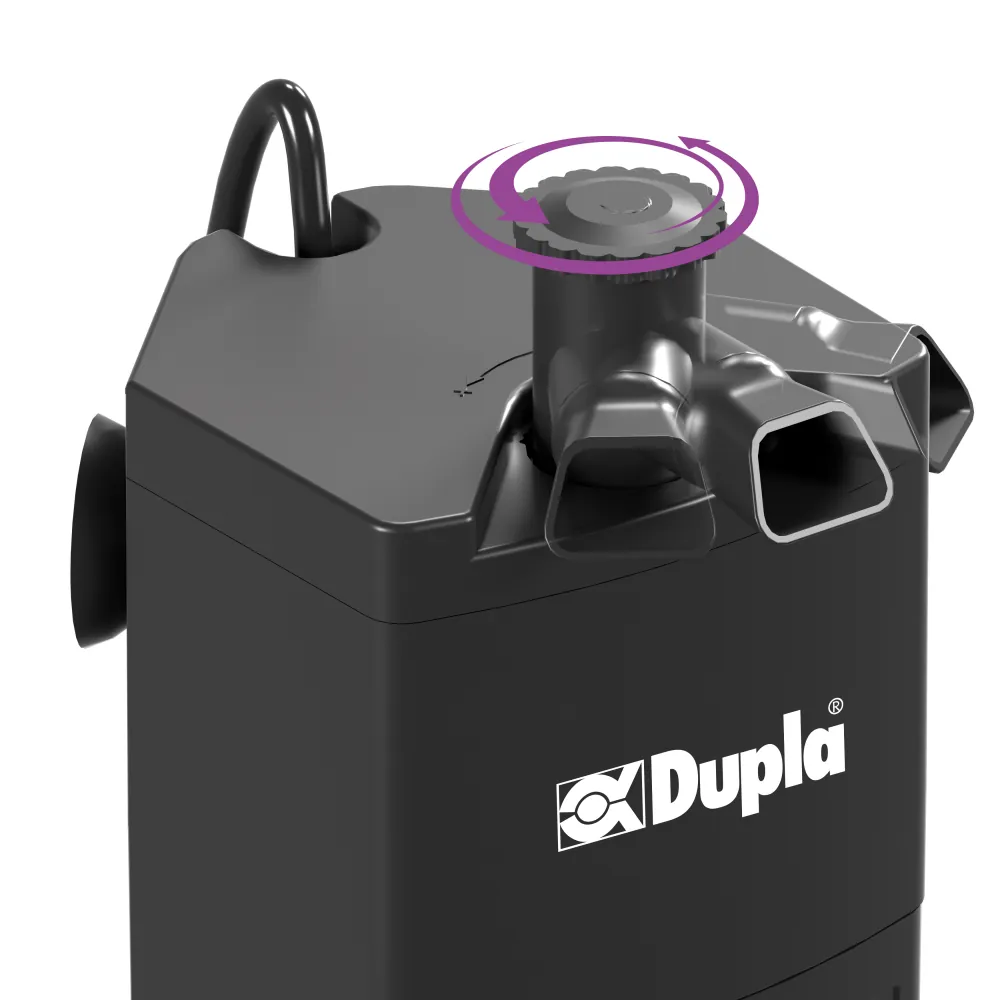 Nahaufnahme: Dupla Clean Flow Filter 80 Innenfilter in Schwarz, dreieckige Eckform mit Dupla-Logo, Saugnapf und verstellbarem Auslass – kompakter Innenfilter für 50–80 l Aquarien, 310 l/h, garnelensichere Kokosmatte